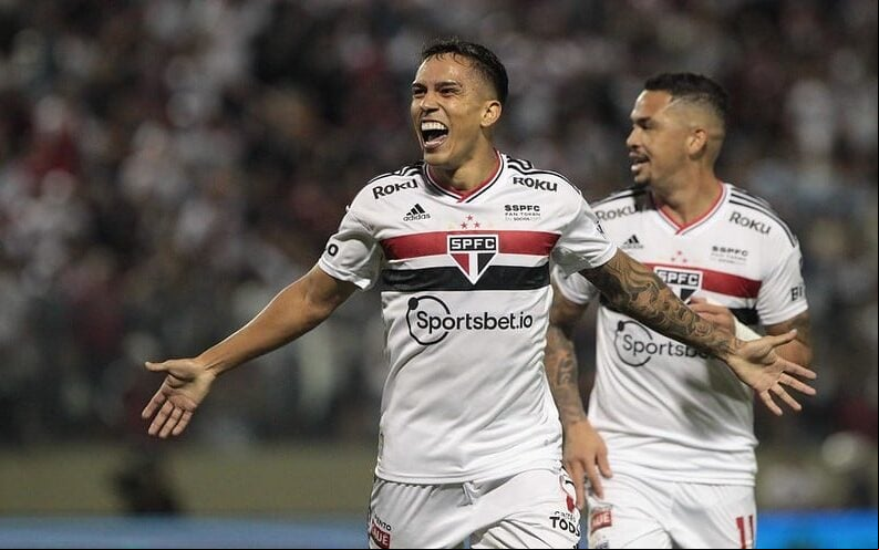 Corinthians está atrás de Igor Vinícius (Foto: Rubens Chiri / saopaulofc.net)