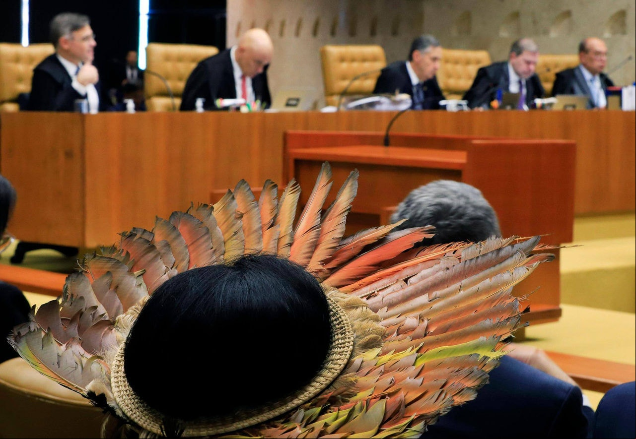 Indígena no plenário do STF