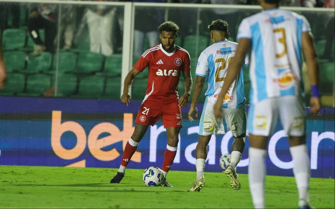 Wesley é o único atacante titular para o próximo jogo (Foto: Ricardo Duarte/SC Innternacional)