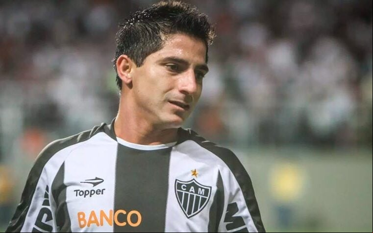 Danilinho em sua melhor fase no Atlético-MG: dribles rápidos, gols e idolatria com a torcida alvinegra. (BRUNO CANTINI/ ATLÉTICO)
