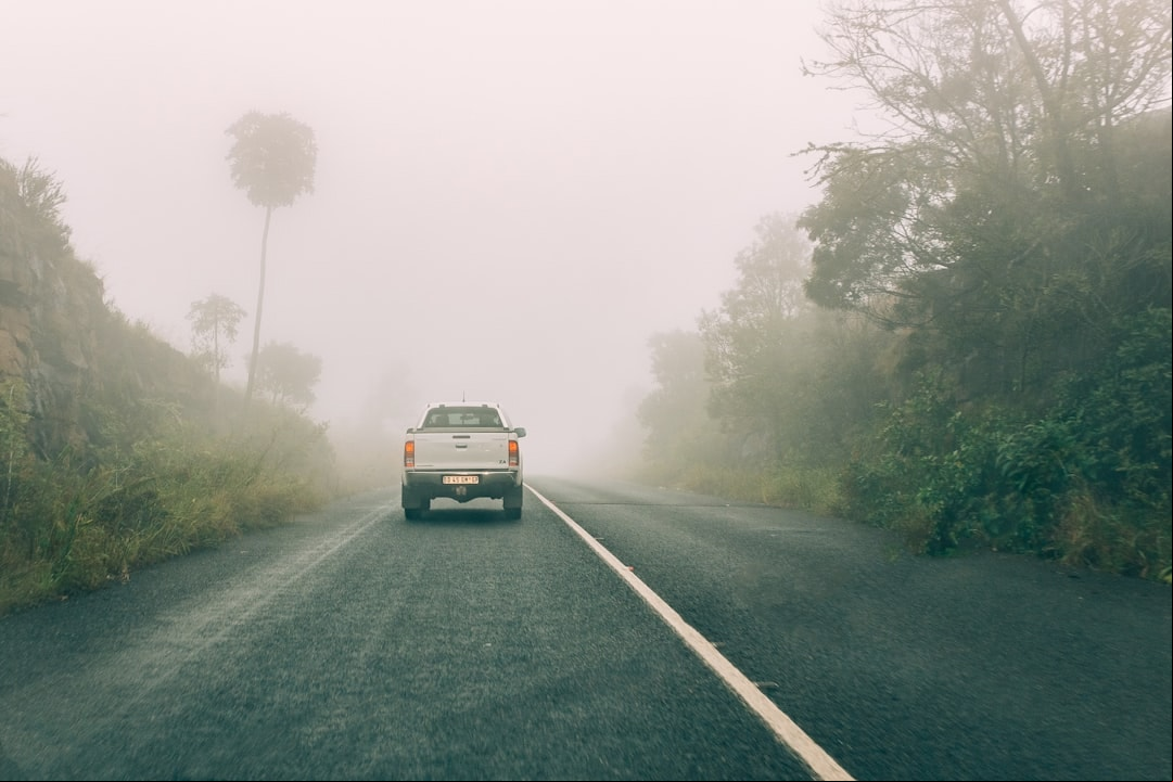 Motorista relatou difíceis condições de visibilidade na rodovia. Imagem meramente ilustrativa.