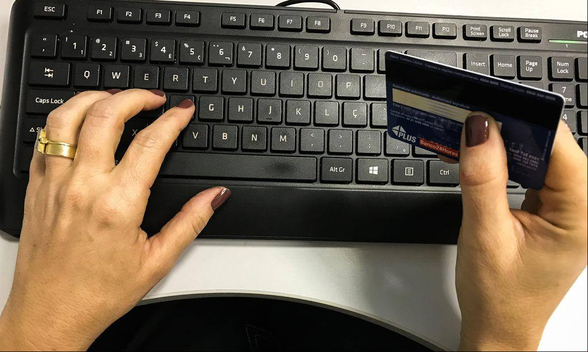 Golpes acontecem principalmente online