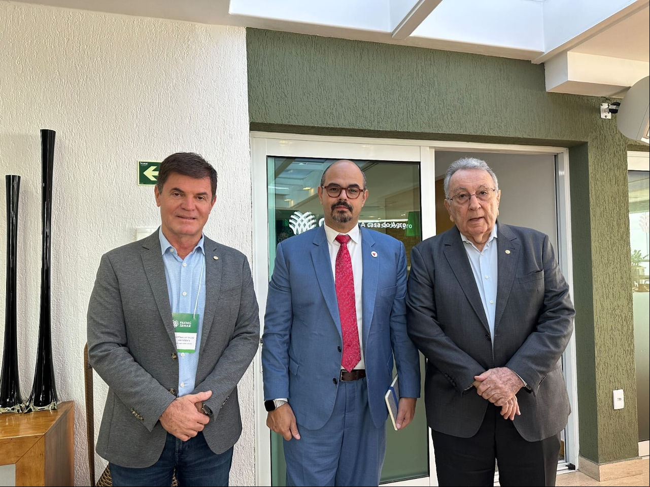 Em Brasília, o presidente do Sistema Faemg Senar, Antônio de Salvo; o vice-governador de Minas Gerais, Mateus Simões; e o presidente da CNA, João Martins 