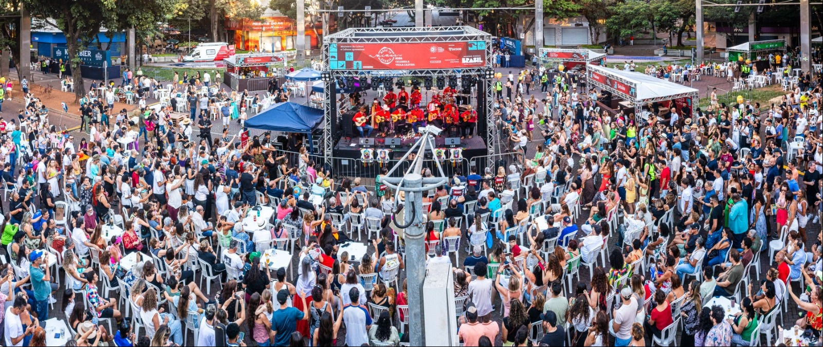 No domingo (15), das 11h às 19h, acontece a 5ª edição da festa Made in Minas Gerais na Praça da Savassi, no cruzamento entre as avenidas Cristóvão Colombo e Getúlio Vargas