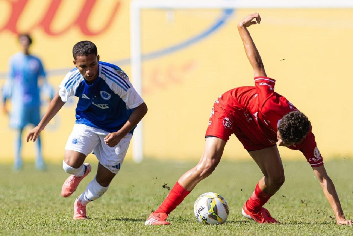 Gols da partida foram anotados na primeira etapa